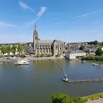 Suzana La Suze-sur-Sarthe