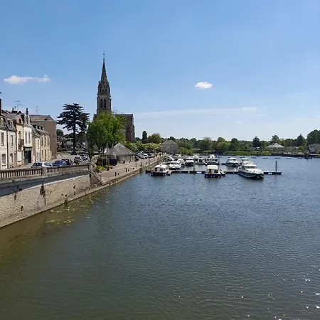 ホームステイ Suzana La Suze-sur-Sarthe