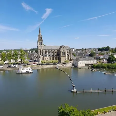 Suzana La Suze-sur-Sarthe