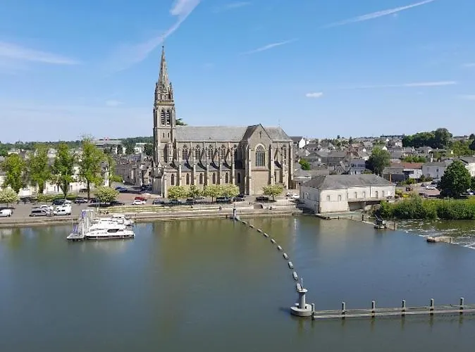 Suzana La Suze-sur-Sarthe